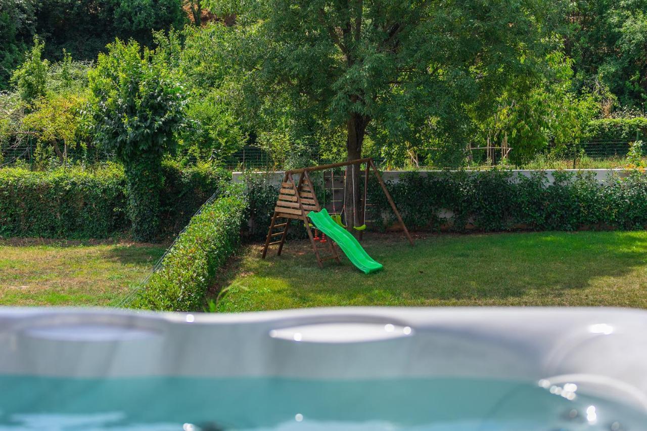 Cascada Villa Muntic